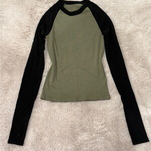 Brandy Melville long sleeve baseball tee
